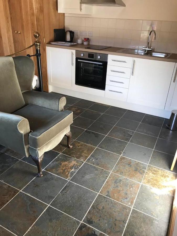 Nuneaton - Cottage - Sleeps 2 - Parking - Garden Esterno foto