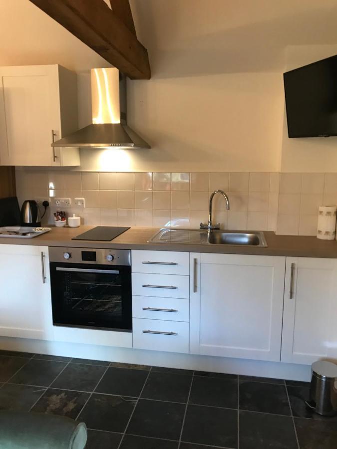 Nuneaton - Cottage - Sleeps 2 - Parking - Garden Esterno foto