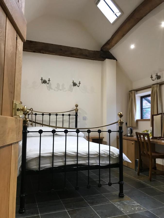 Nuneaton - Cottage - Sleeps 2 - Parking - Garden Esterno foto